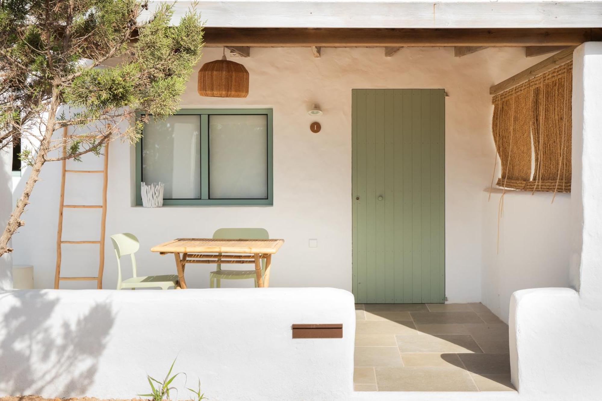 Apartamentos Punta Rasa Cala Saona Kültér fotó