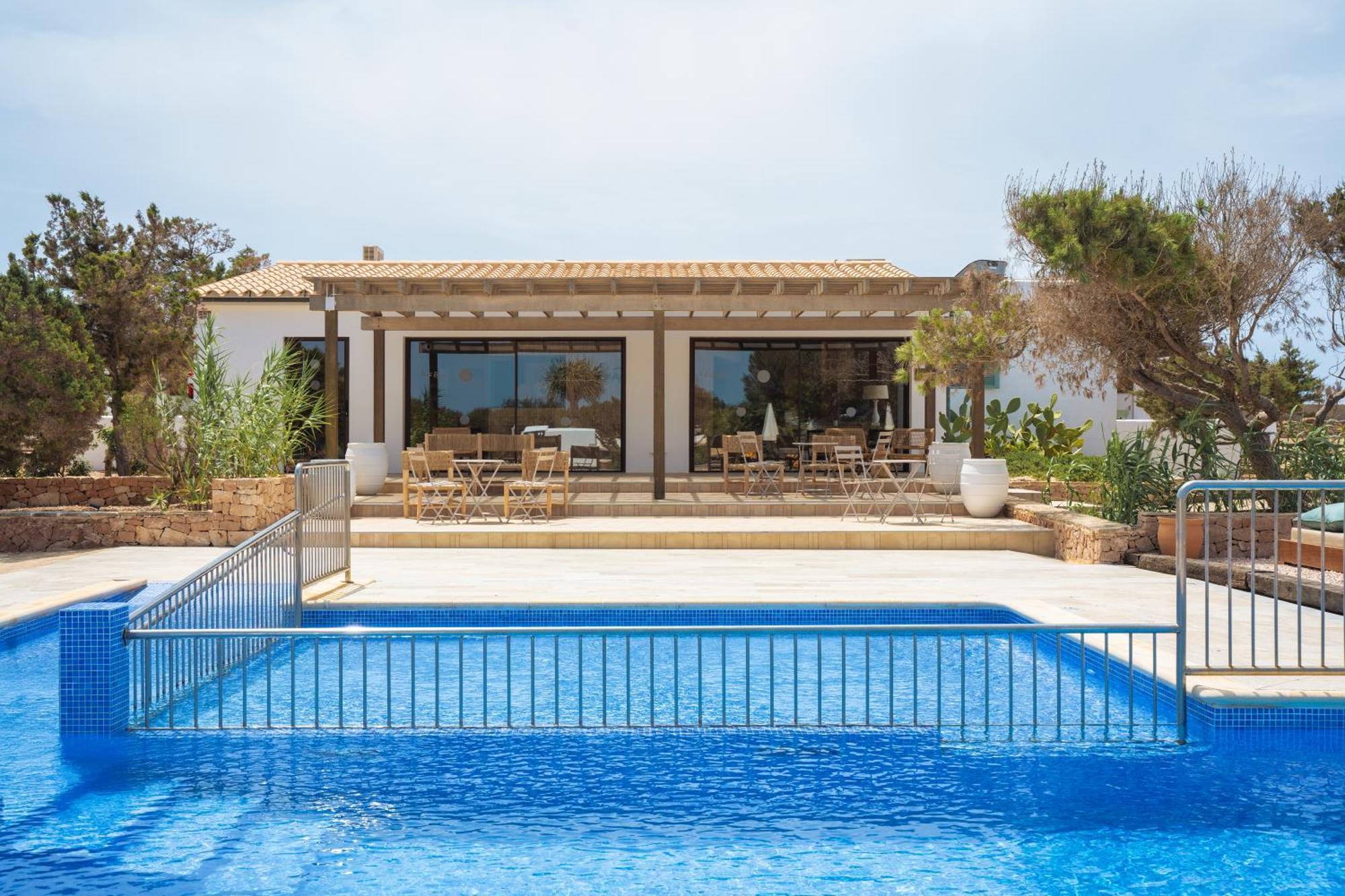 Apartamentos Punta Rasa Cala Saona Kültér fotó