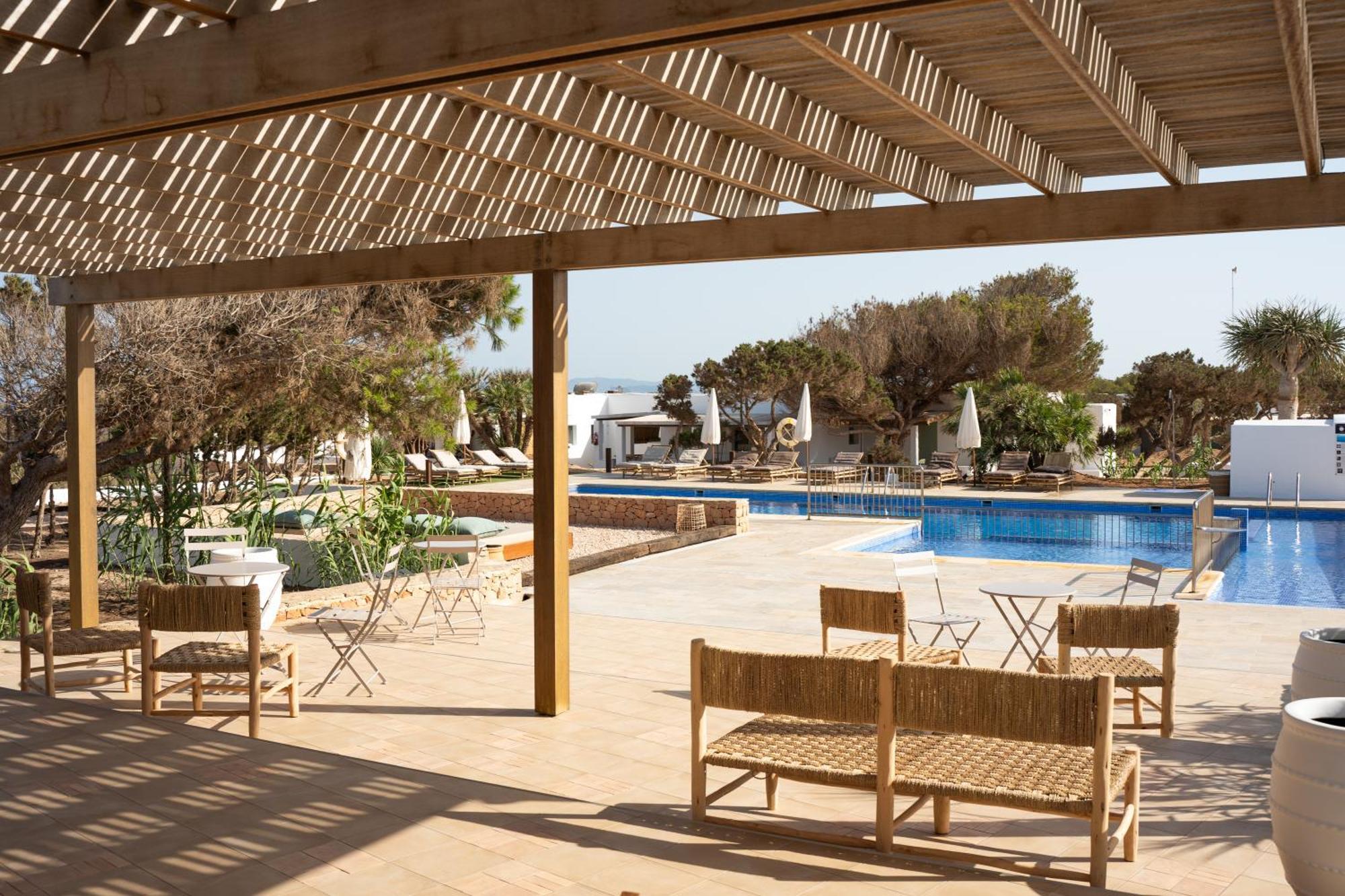 Apartamentos Punta Rasa Cala Saona Kültér fotó