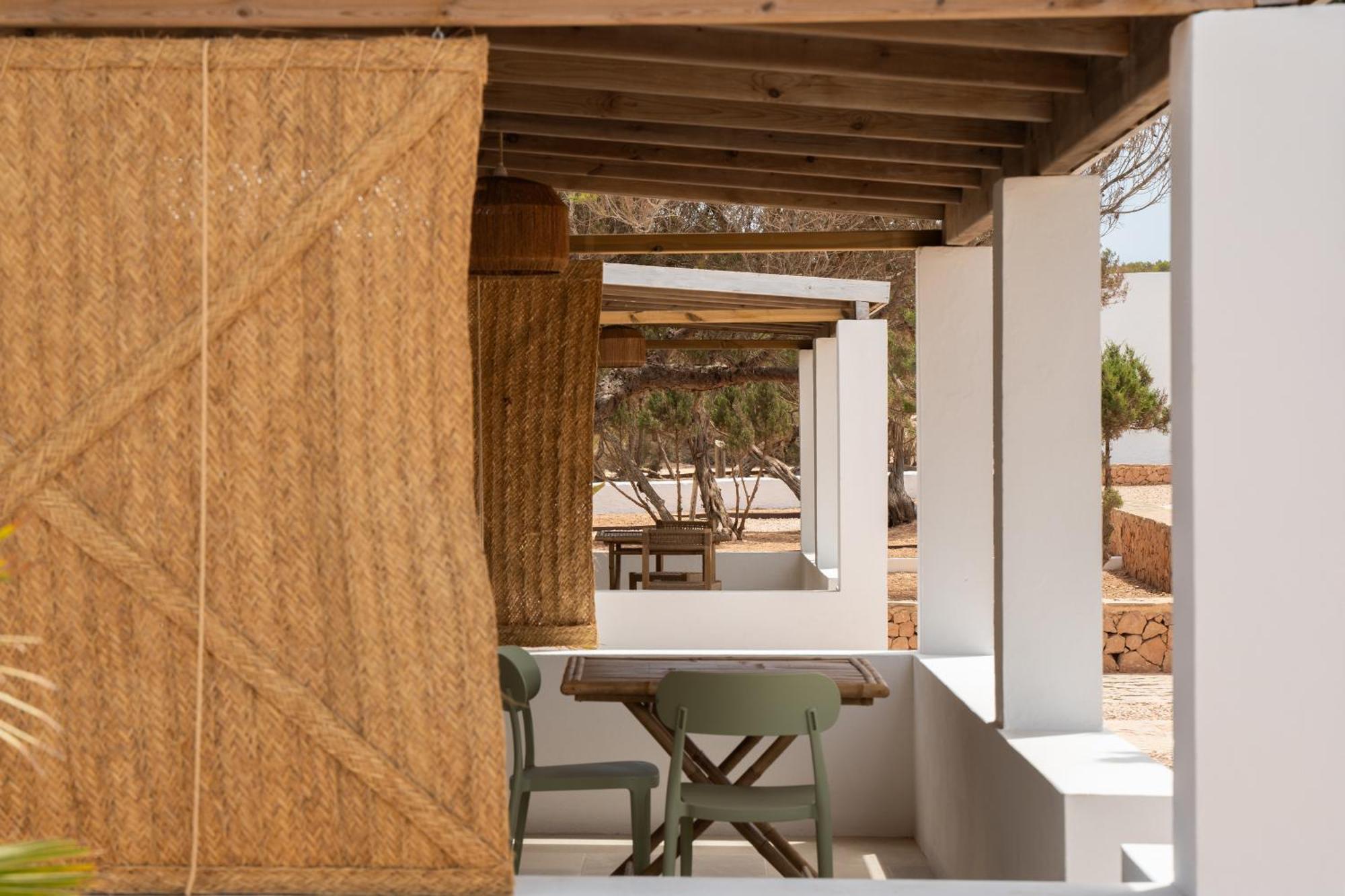 Apartamentos Punta Rasa Cala Saona Kültér fotó